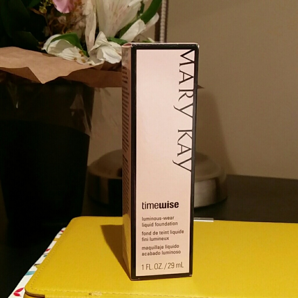 Mary Kay Luminous-Wear Liquid Foundation